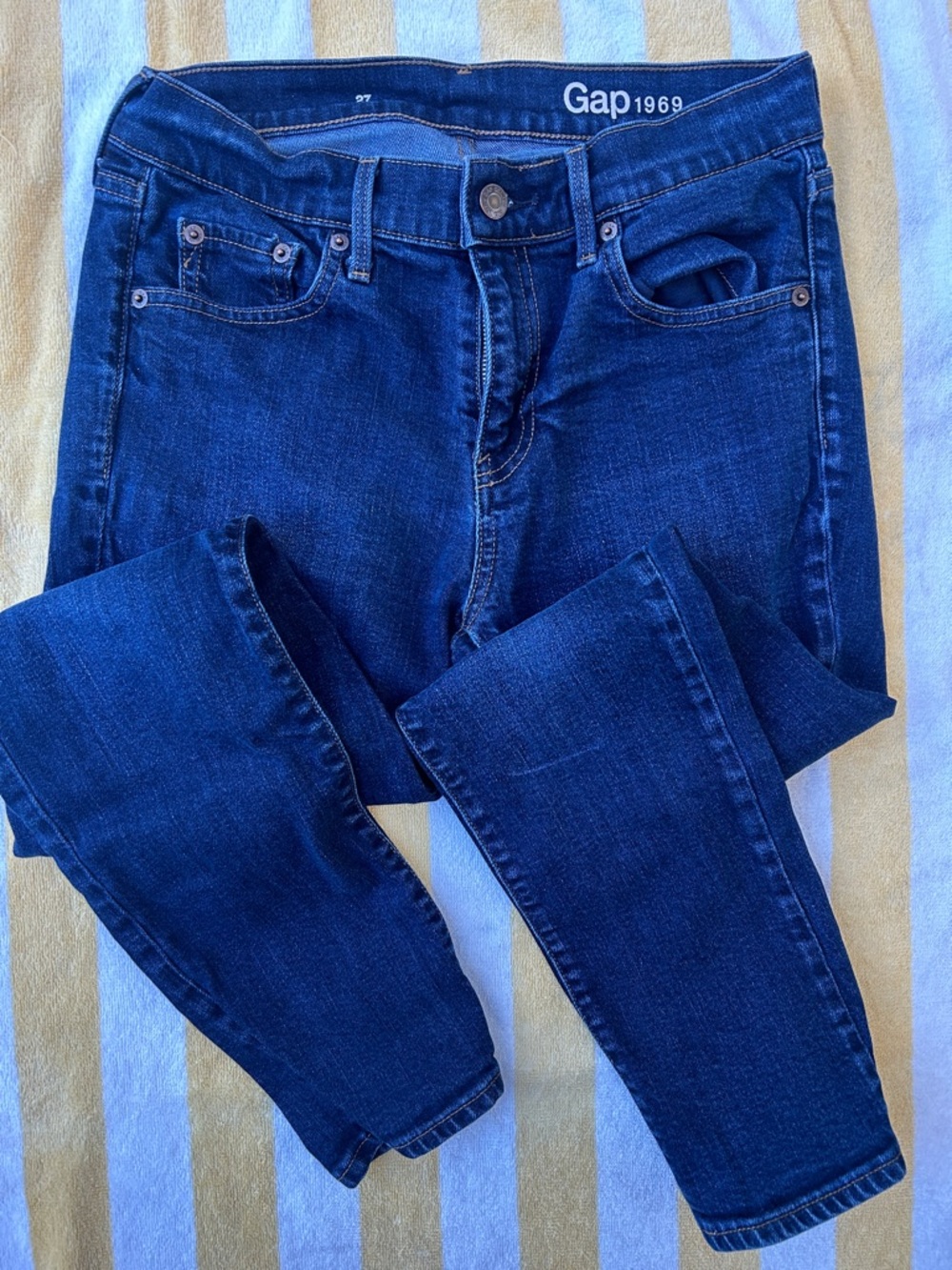 GAP Jeans Womens 27 Blue dark wash Girlfriend Stretch Denim